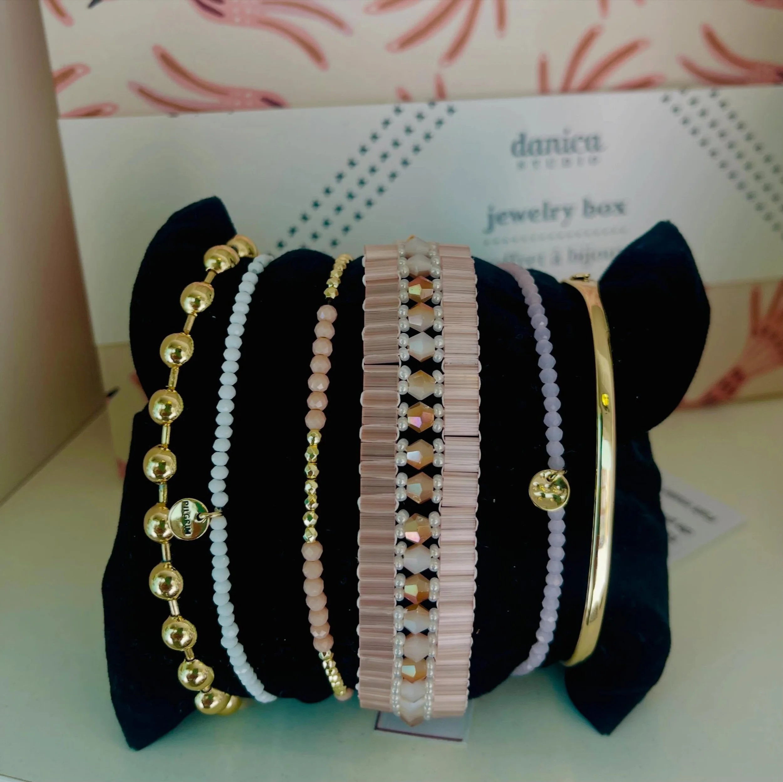 Bijoux 🩷🌸🩷 Bon mardi ☀️