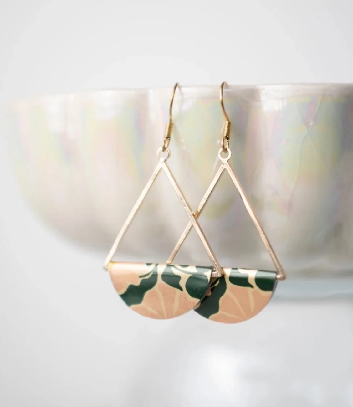 Bijoux faits avec aluminum recycl&eacute; 🧡💚 @giftologie #bijoux #bouclesoreilles #earrings #giftologie #boutiquecadeau