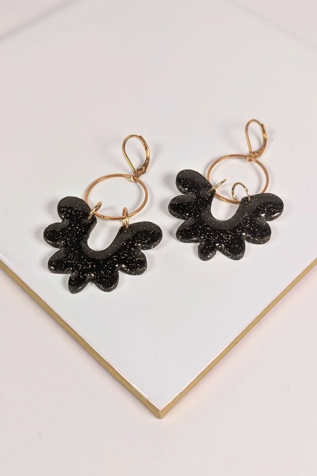 SDE044-boucles-oreilles-onde-forme-organique-ajouree-design_5.webp