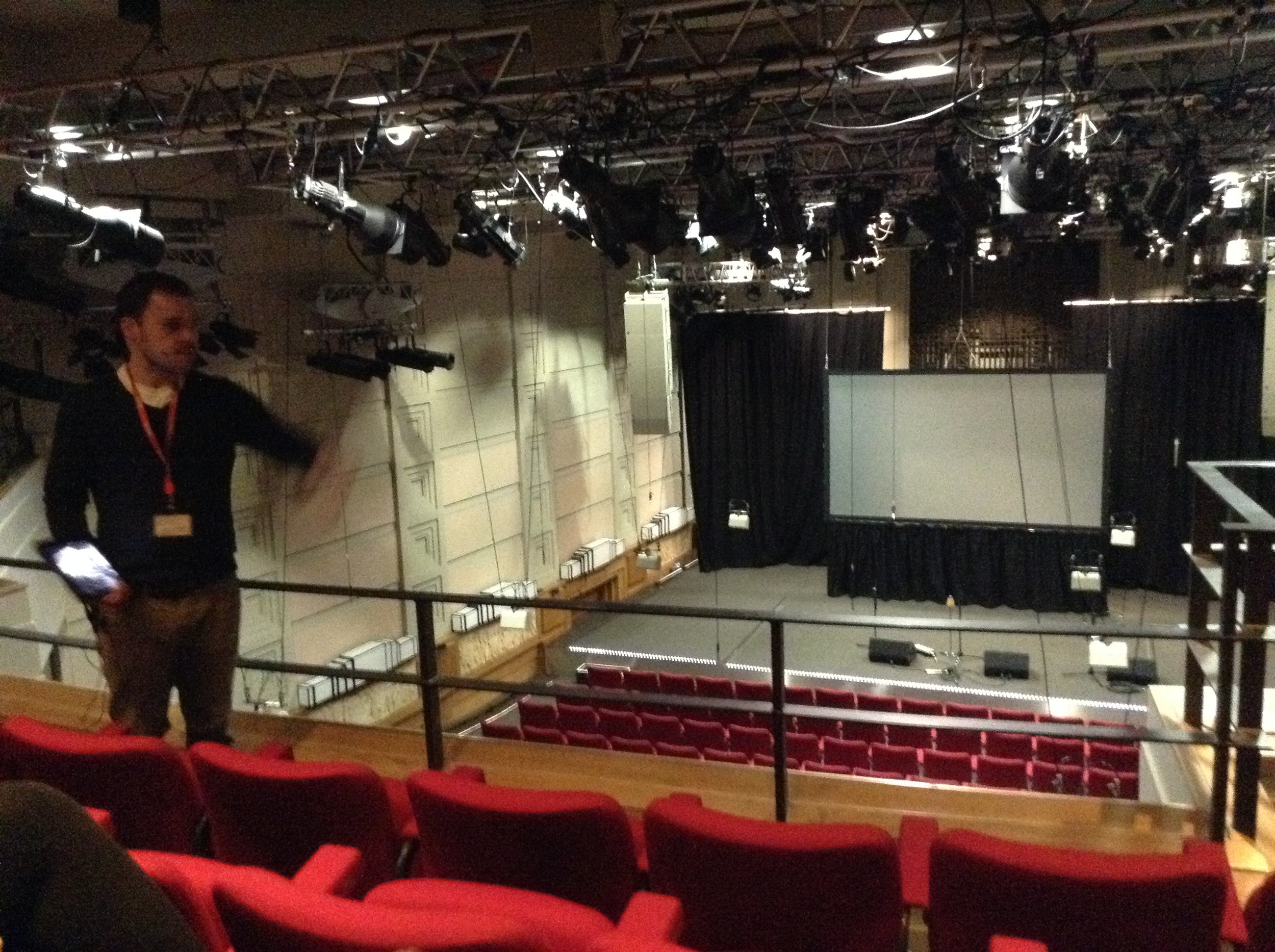 The center of the building has a small stage where many famous artists have come and performed small shows that were broadcasted on BBC.