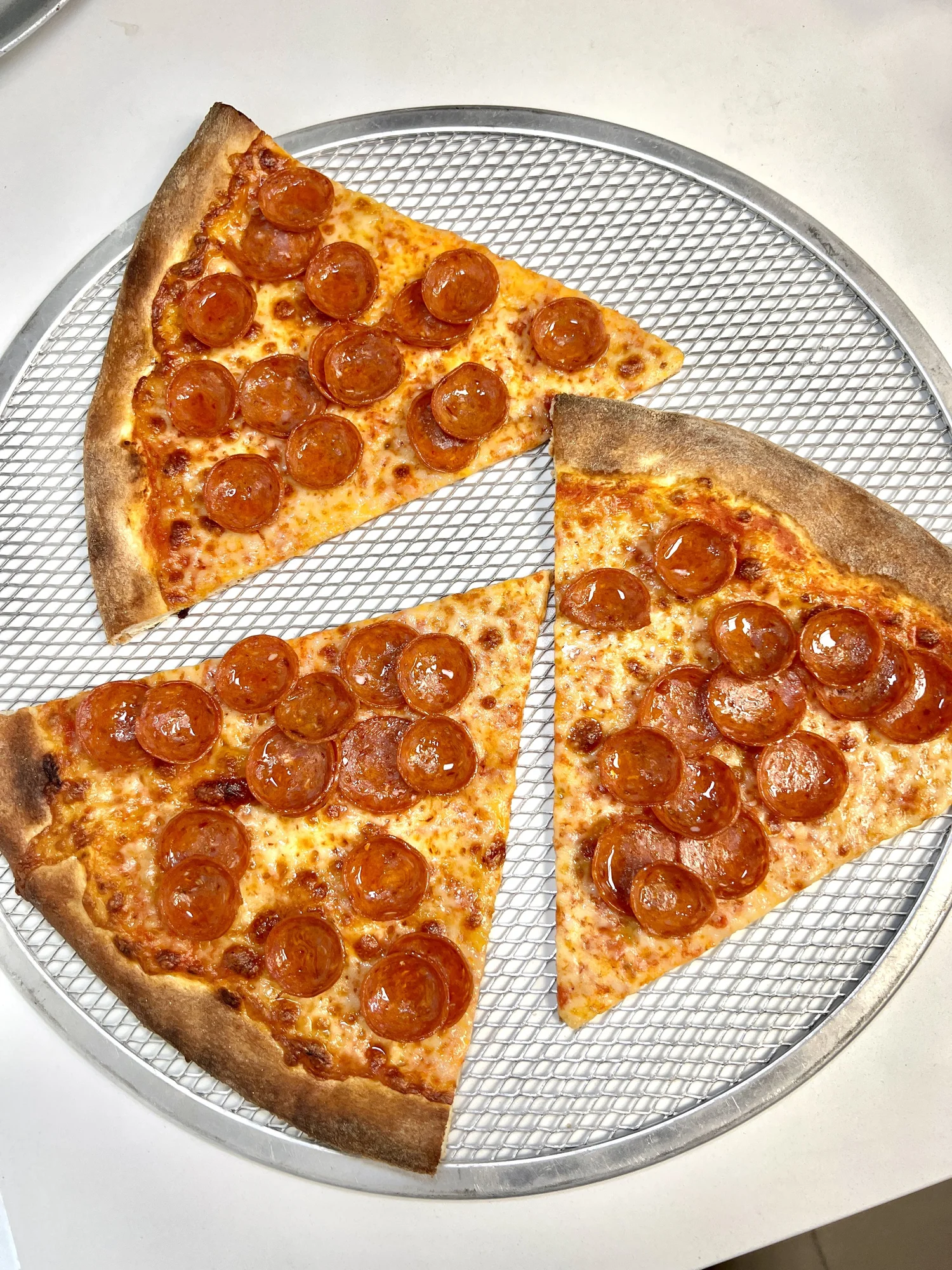 Vespino Pizza + Restaurant Opens in Fairfield — CT Bites