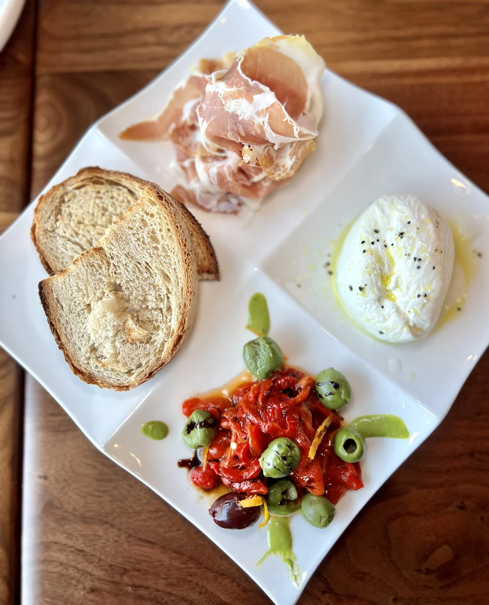 Vespino Pizza + Restaurant Opens in Fairfield — CT Bites