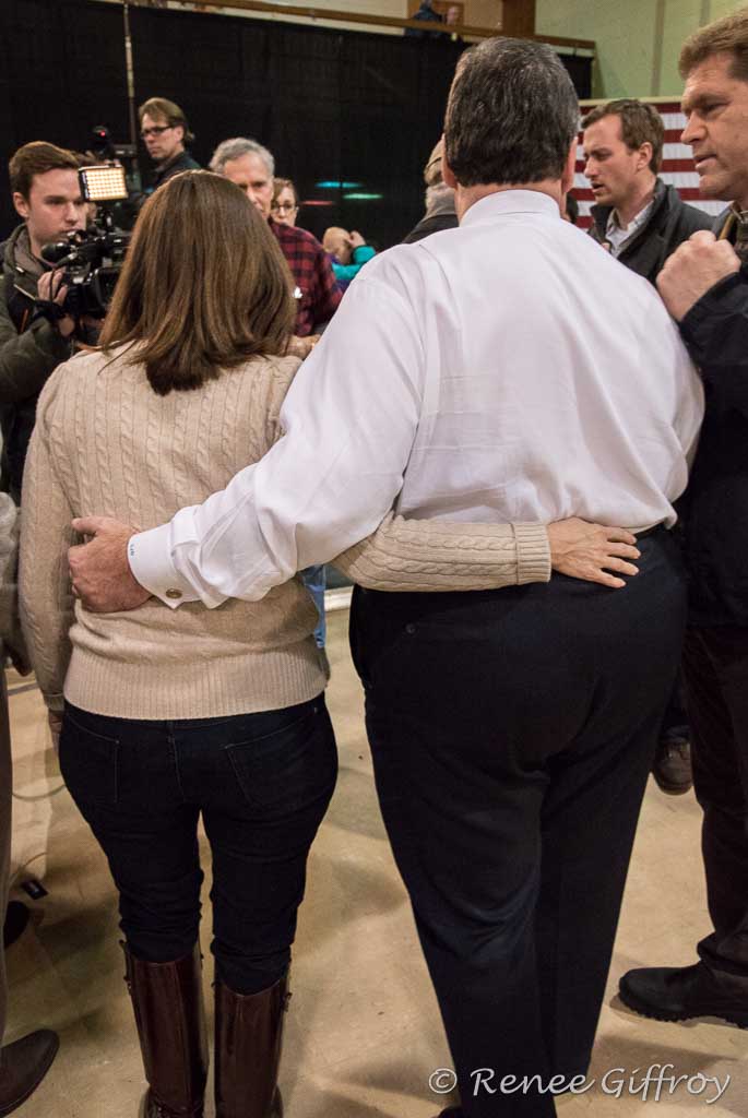 Chris Christie with wife Mary Pat in Manchester, NH