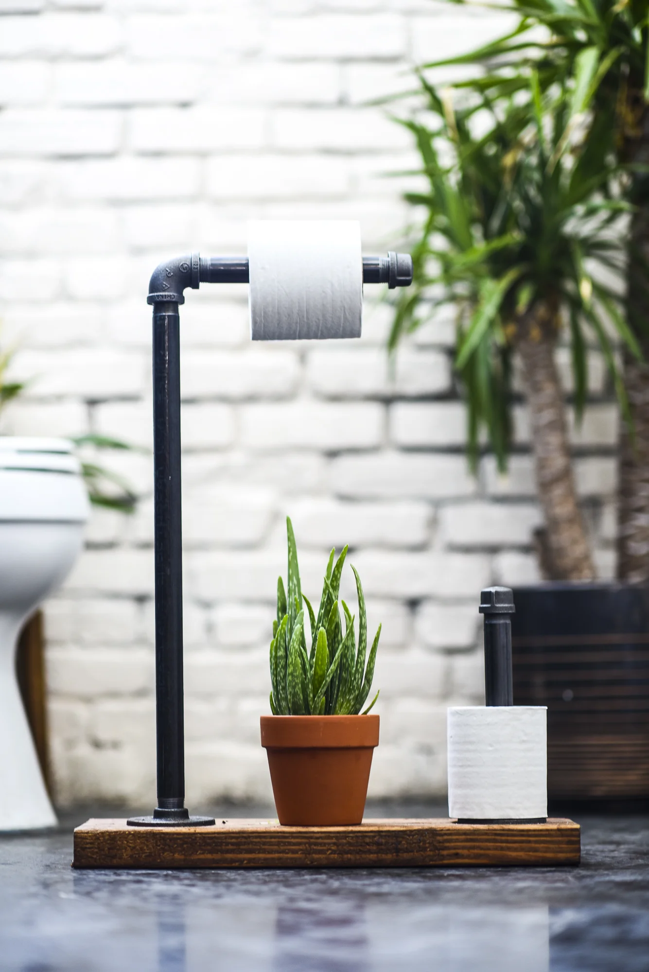 Brighton Standing Paper Holder 