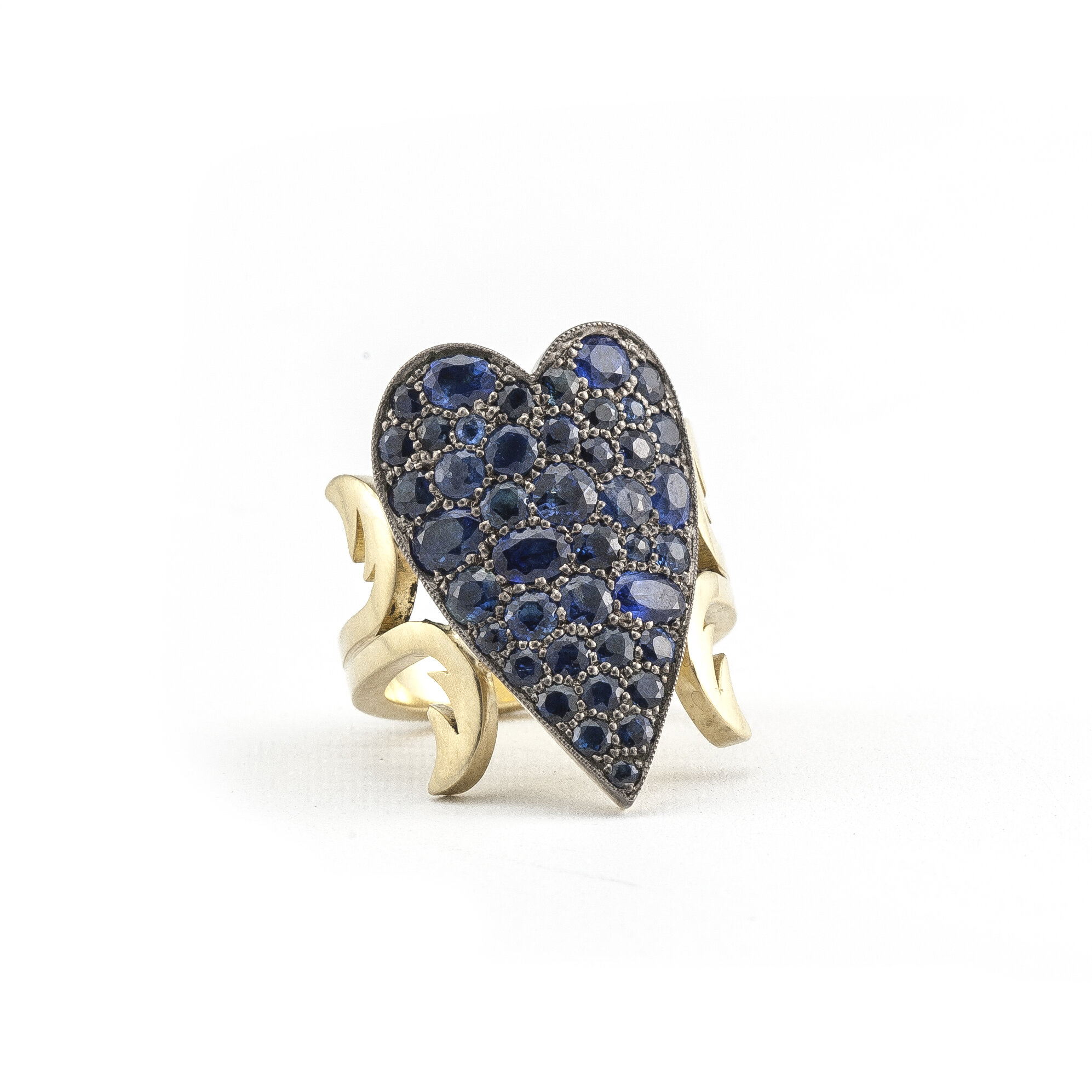 Sapphire Heart Ten Table Ring