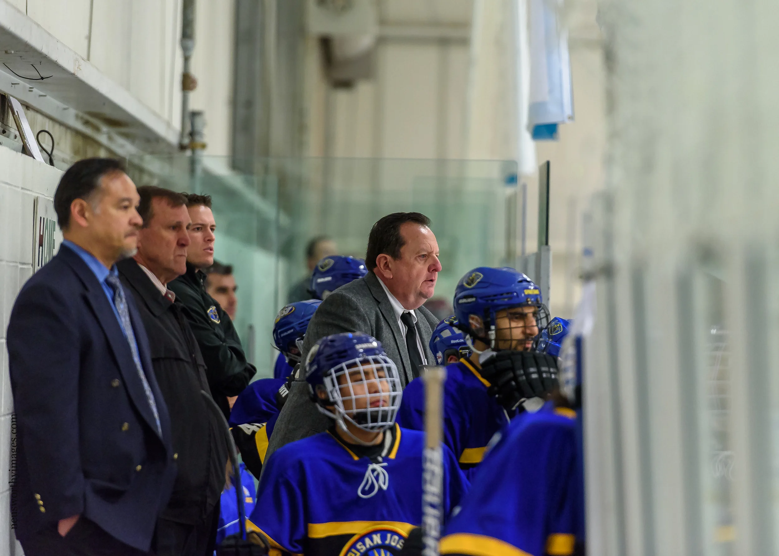 SJS vs DU - bench.jpg