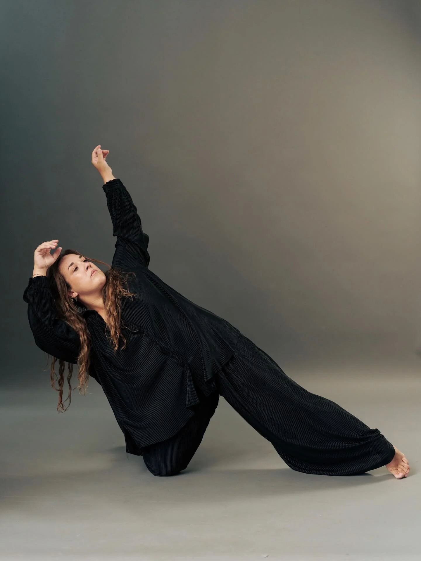 Mark your calendars! Frances is BACK in Charleston for the Holidays and in the studio with us JANUARY 3rd! 

📍OG space 
⏱️ 1-2:30pm
💵 $35/dancer 

Class is open to all Charleston dancers (yes you too college kids!) DM us to claim your spot! 

#danc