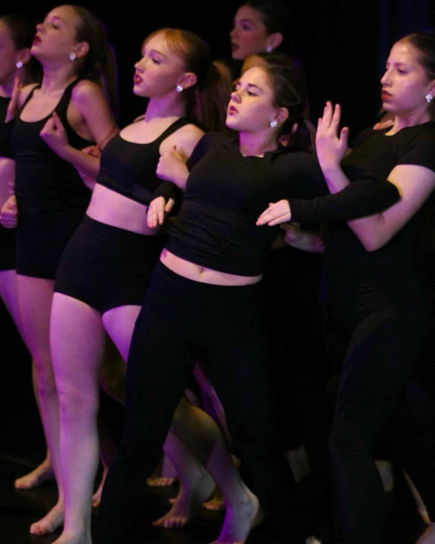 A quick rewind to our Pre Pro Sneak Peek shows 💜✨

📸 @jeanette__davis 

#dancecedc #moveshapeinspire #cedcsneakpeek #dancestudio #cedcszn11