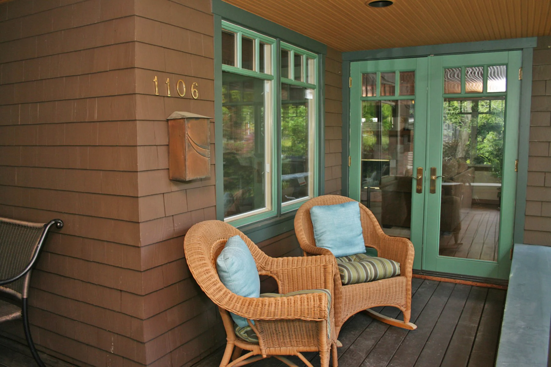 porch2.jpg