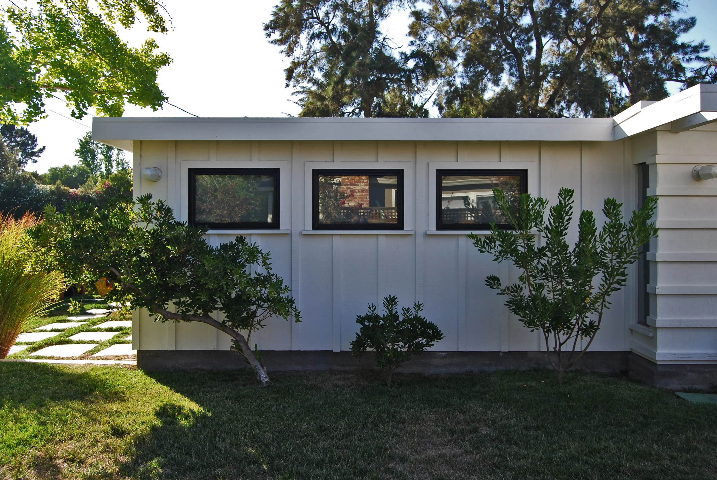 front_house3.jpg