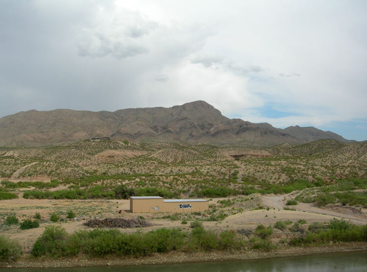  graffiti on the Rio Grande 