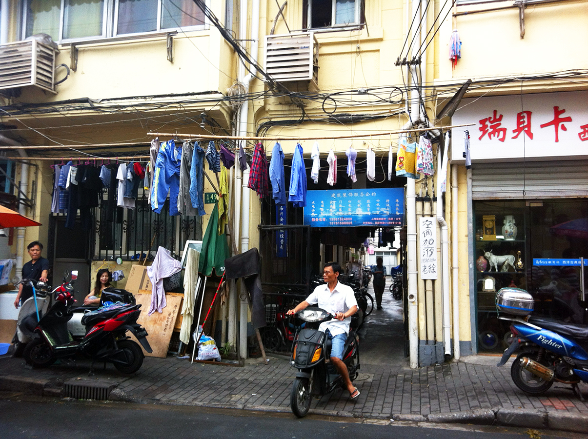 Dongtai Road Antique Market