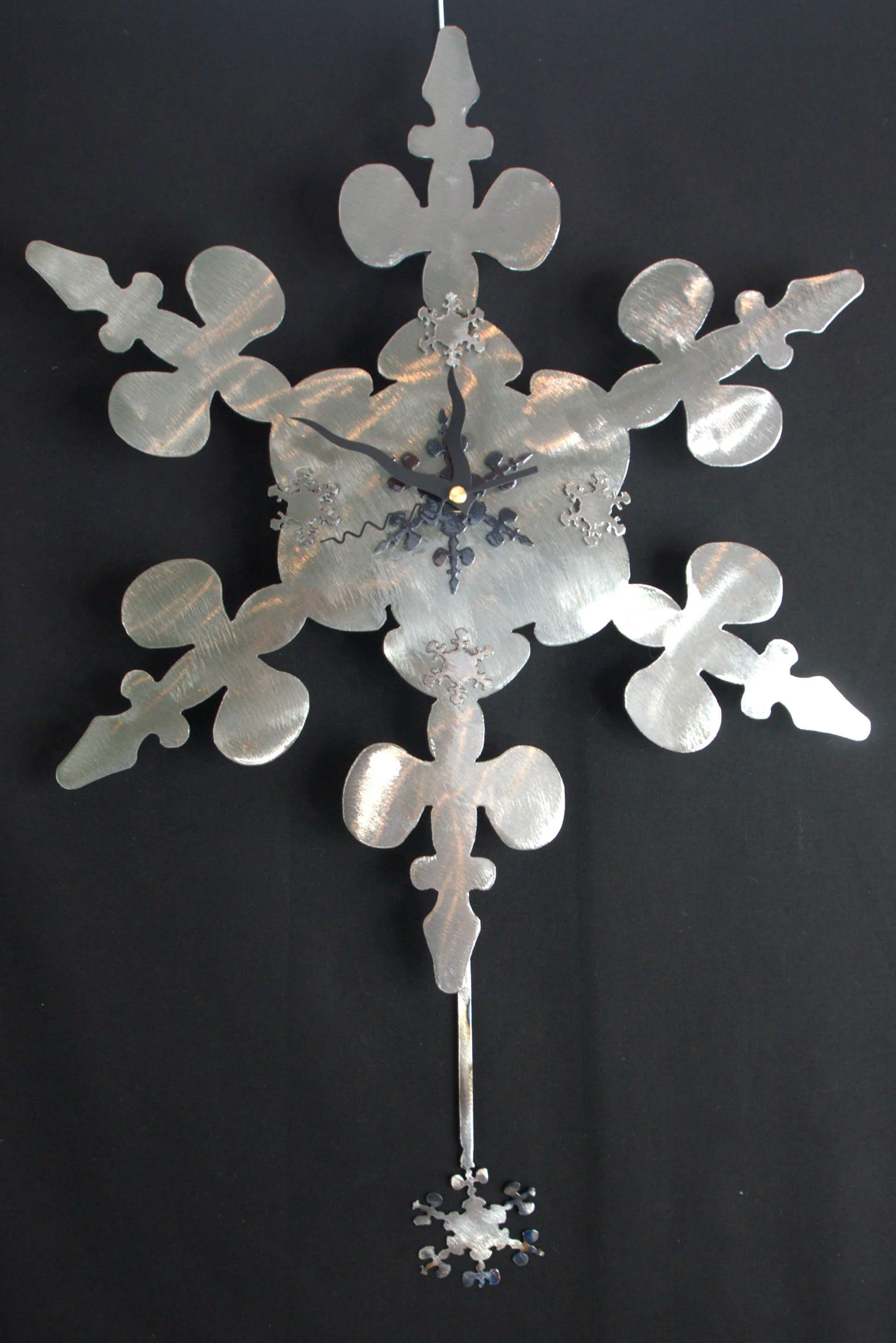 CLOCK SNOWFLAKE BLACK.jpg