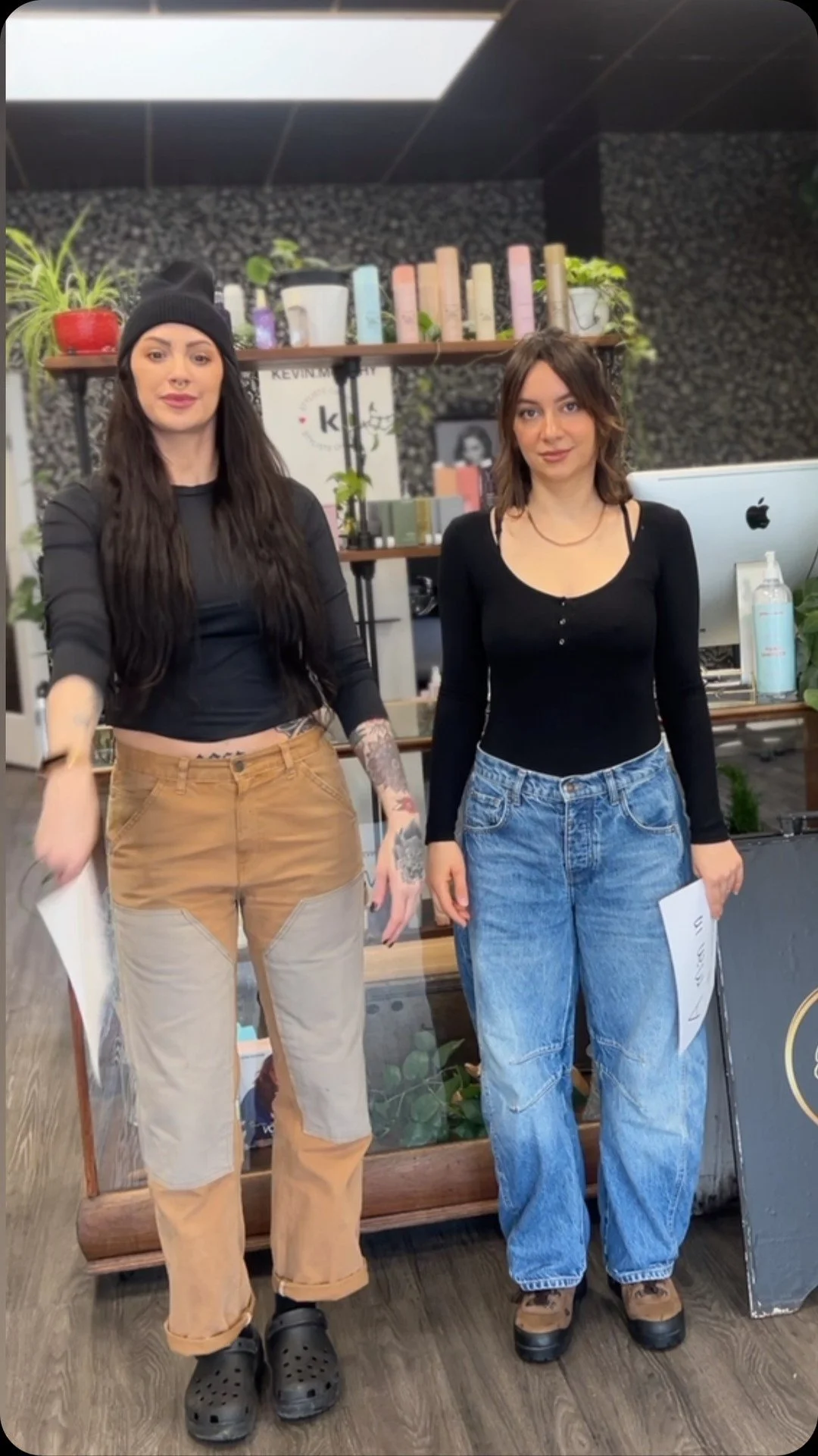 Bangtown is looking to grow our little family!!
We are looking for 2 part time apprentice stylists who are eager to grow, expand their skills, and build with our team!
We also have chair rental and commission stylists# positions available, with l