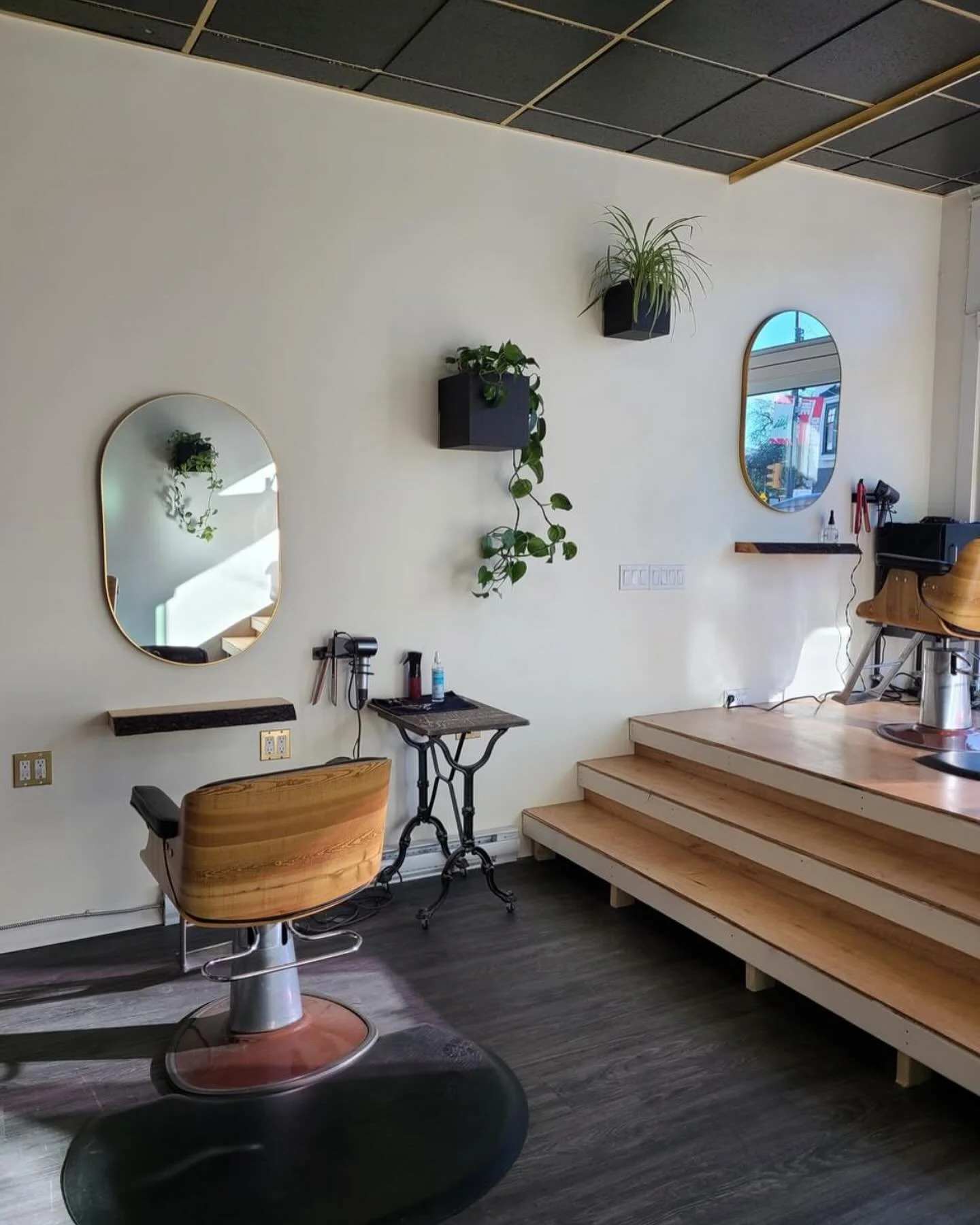 Can you be in LOVE with a space? We think so. We can’t get enough of our new salon and the positive, bustling energy of our new neighborhood.
Come celebrate with us tonight starting at 6PM.
Chocolates, champagne, complimentary styling services,