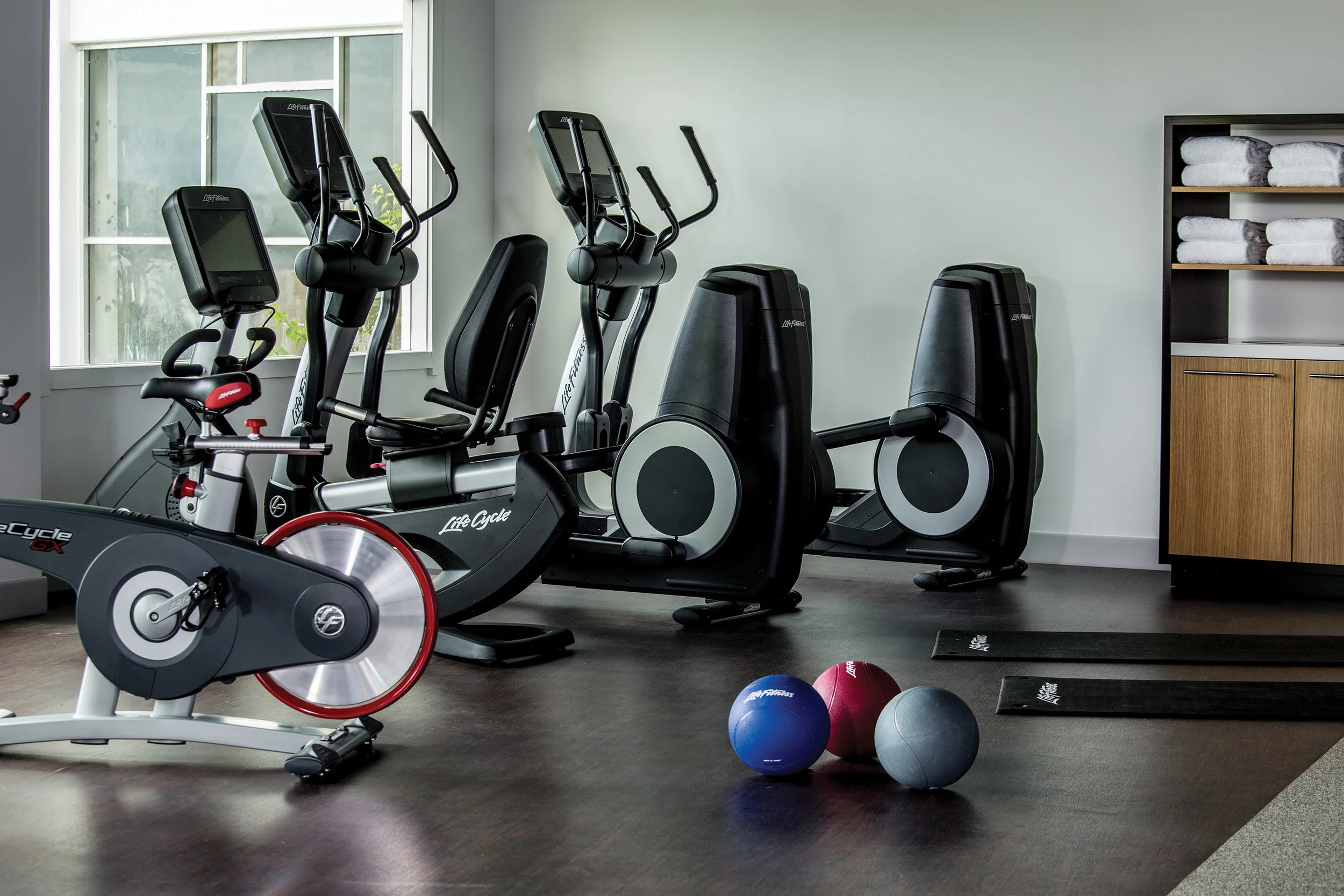 Grand_Naniloa_Hotel_Fitness_Center_Alternate_angle.jpg