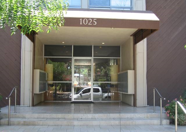 1025 N Kings Rd #309