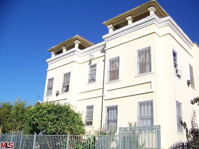 11-528363-1.jpg
