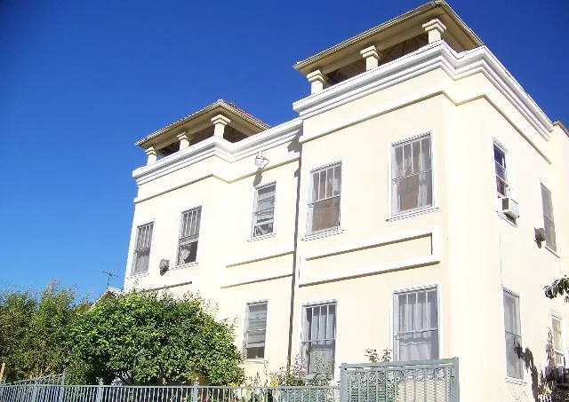 1016 N Heliotrope Dr