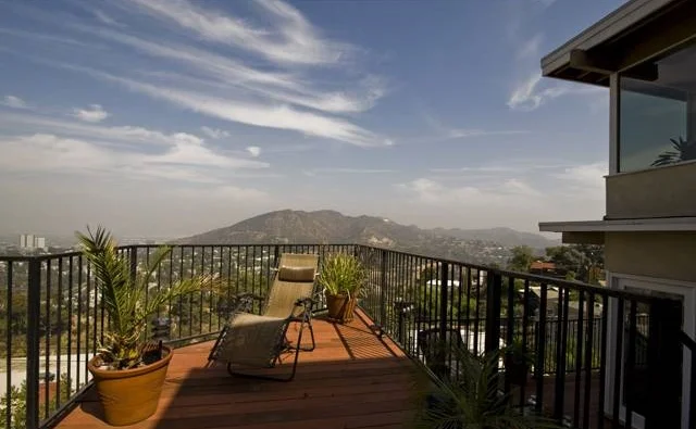 2842 Las Alturas St.