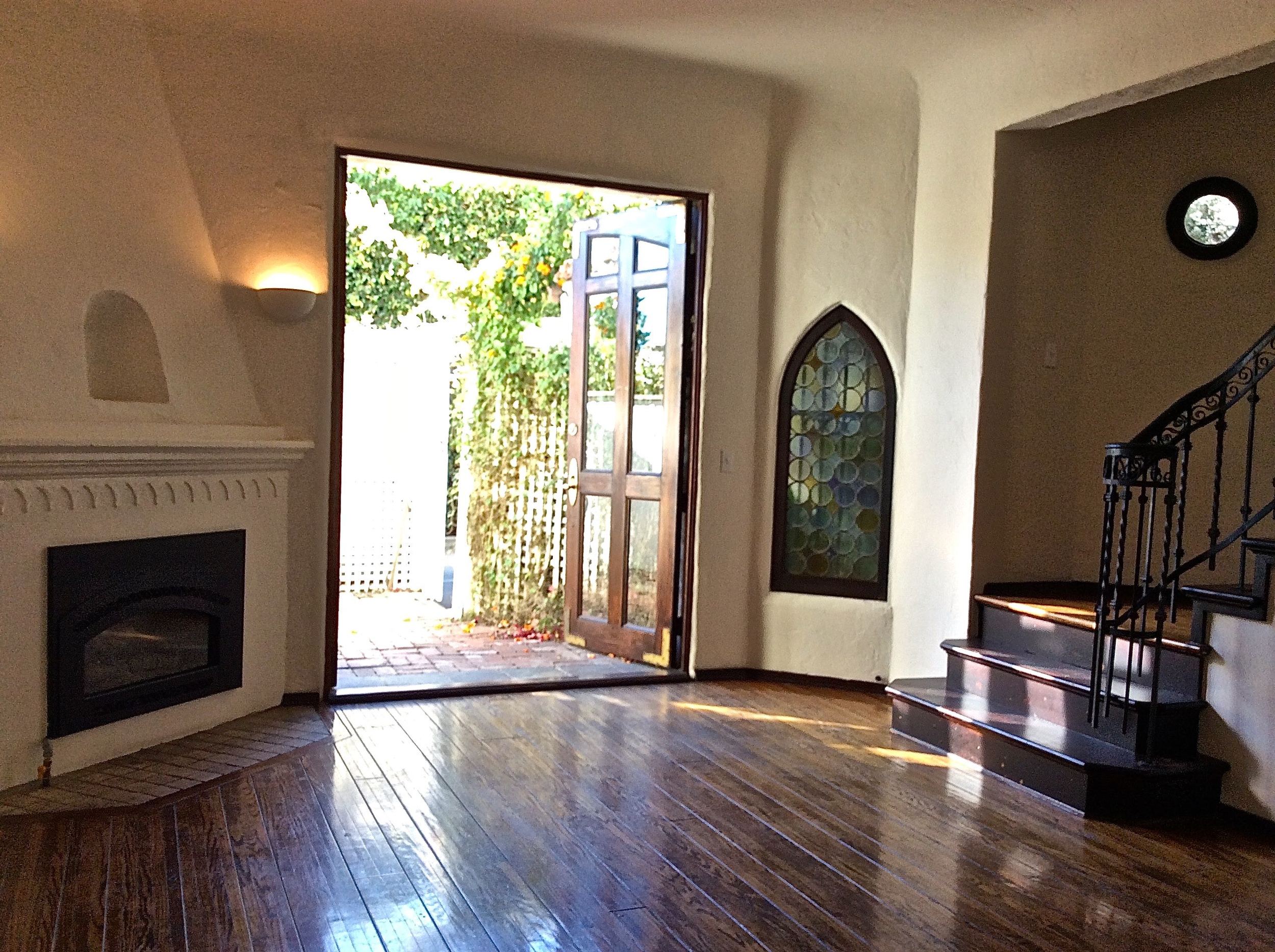1515 Hayworth Windows 1e.jpg