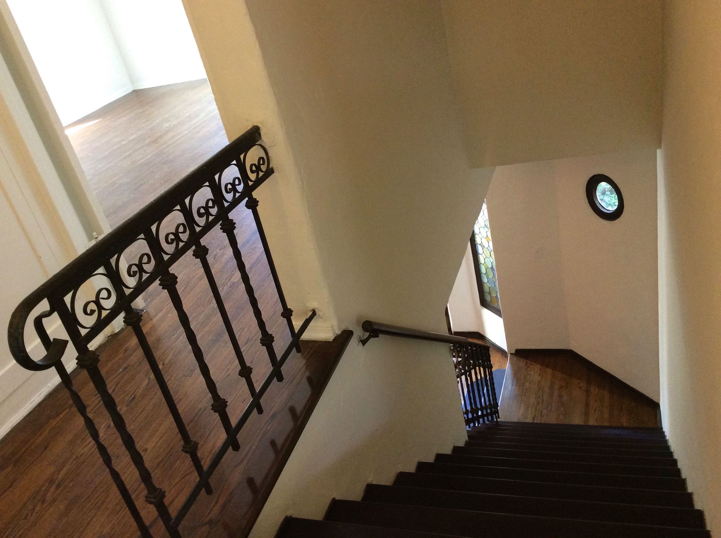 1515 Hayworth Staircase 1f.jpg