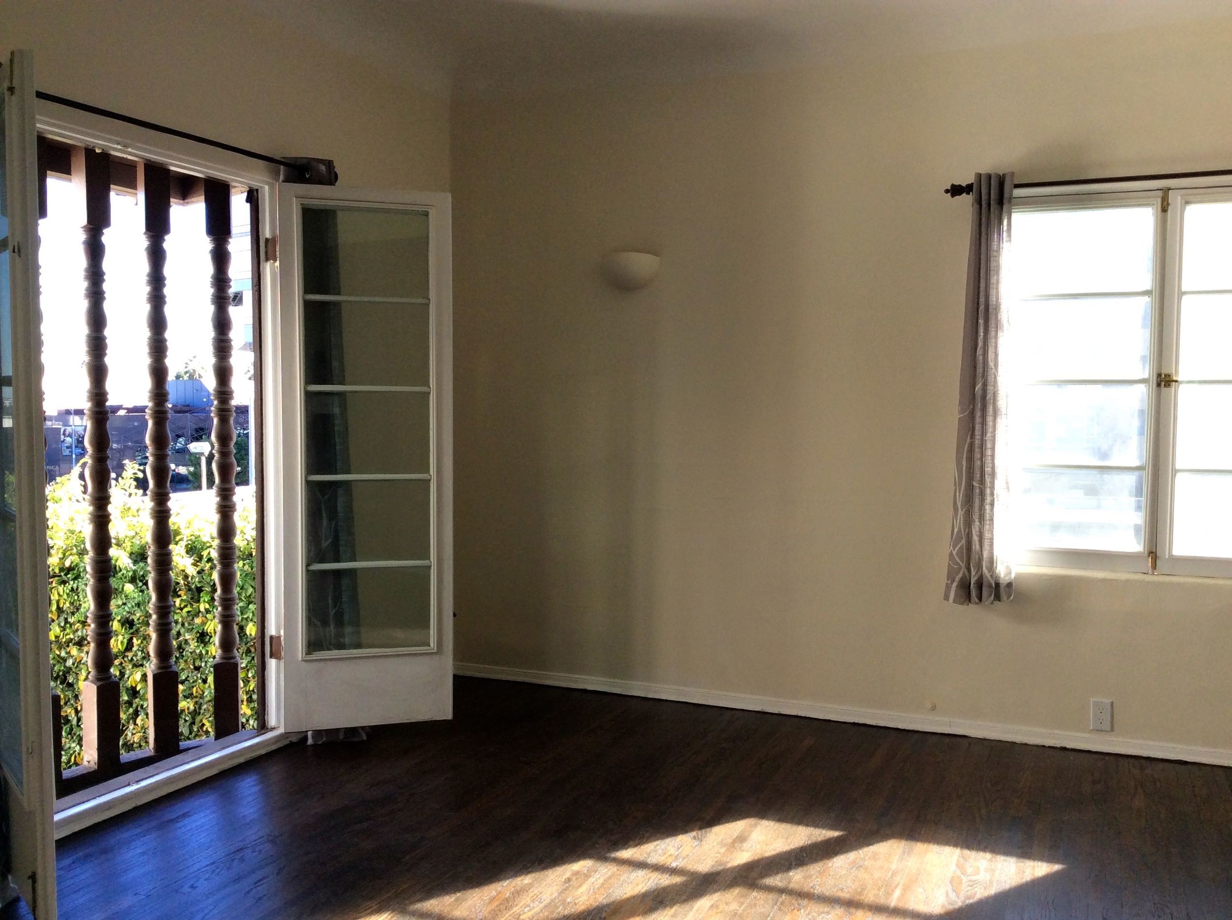 1515 Hayworth Windows 1d.jpg