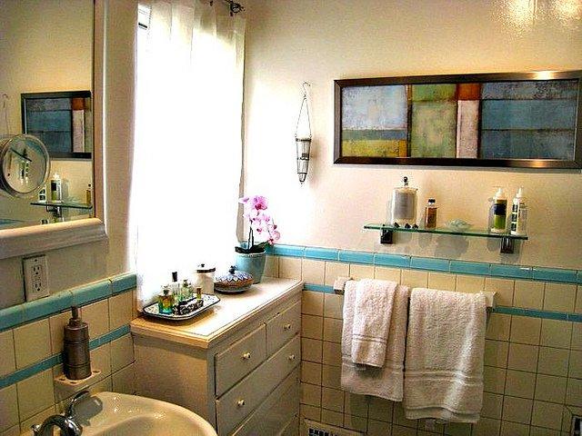 1515 Hayworth Bath.jpg