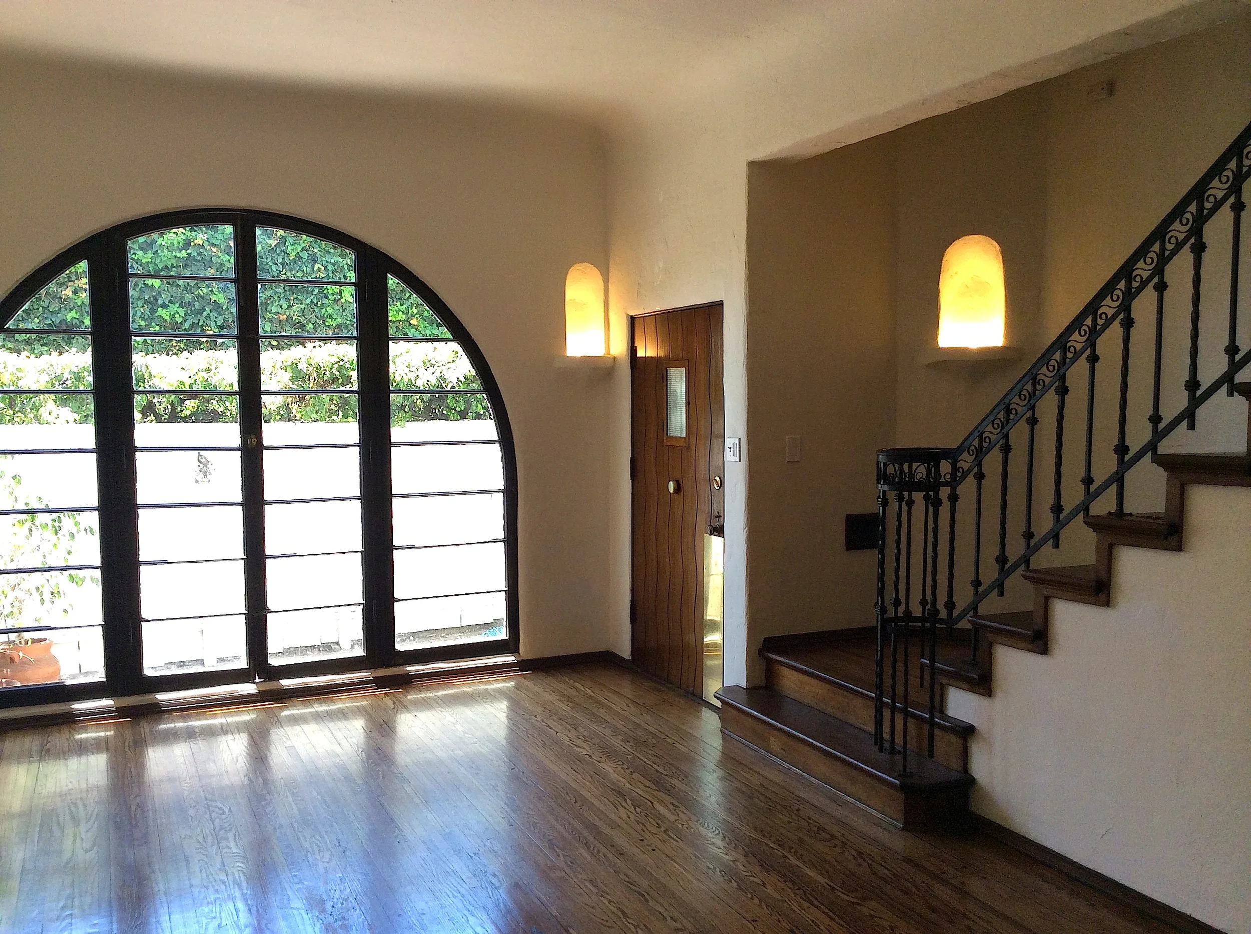 1515 1/2 N Hayworth Ave