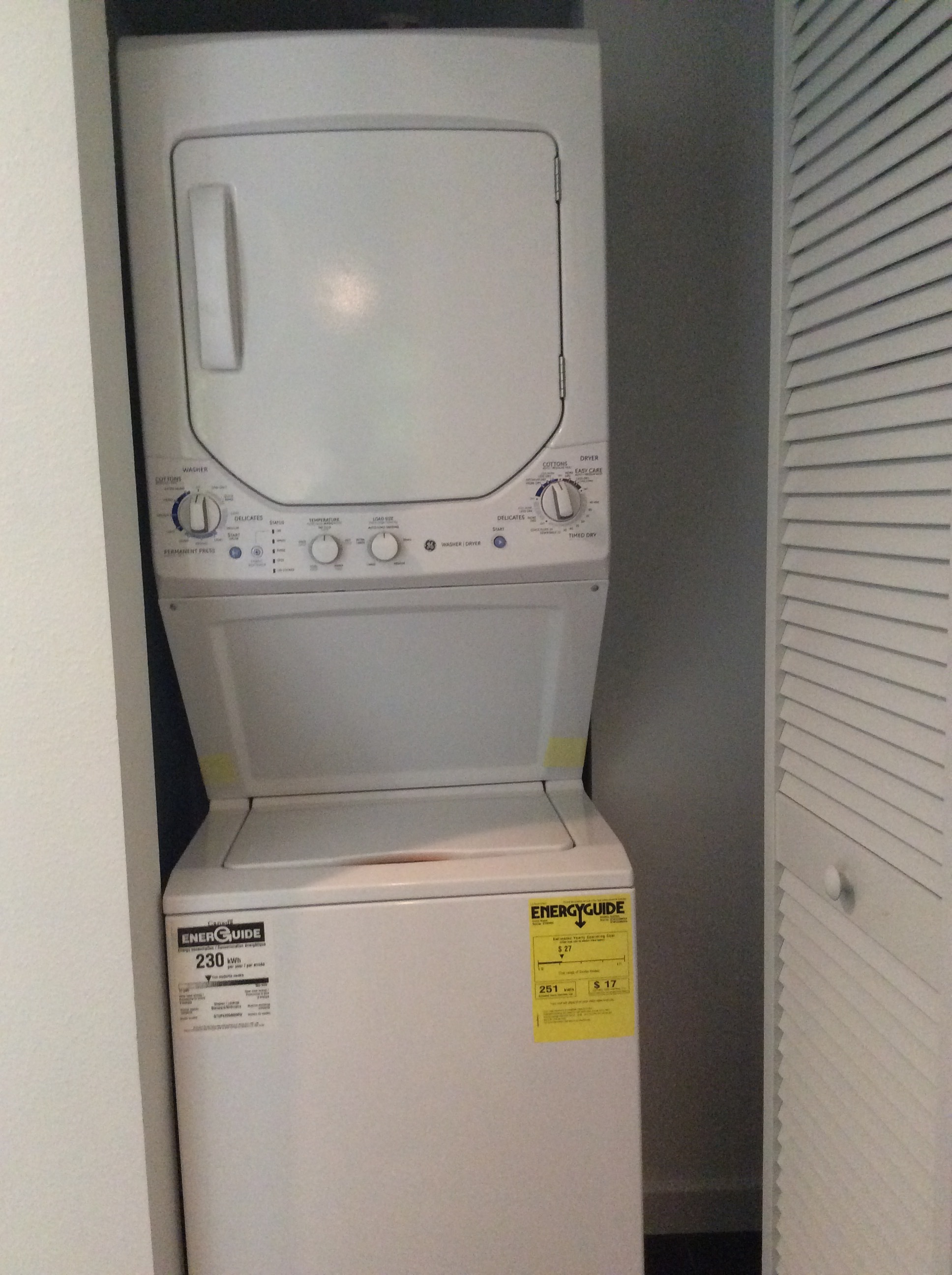 9 Hillside Washer:Dryer.JPG