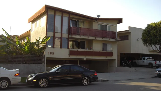 505-n-alfred-st-west-hollywood-ca-primary-photo.jpg