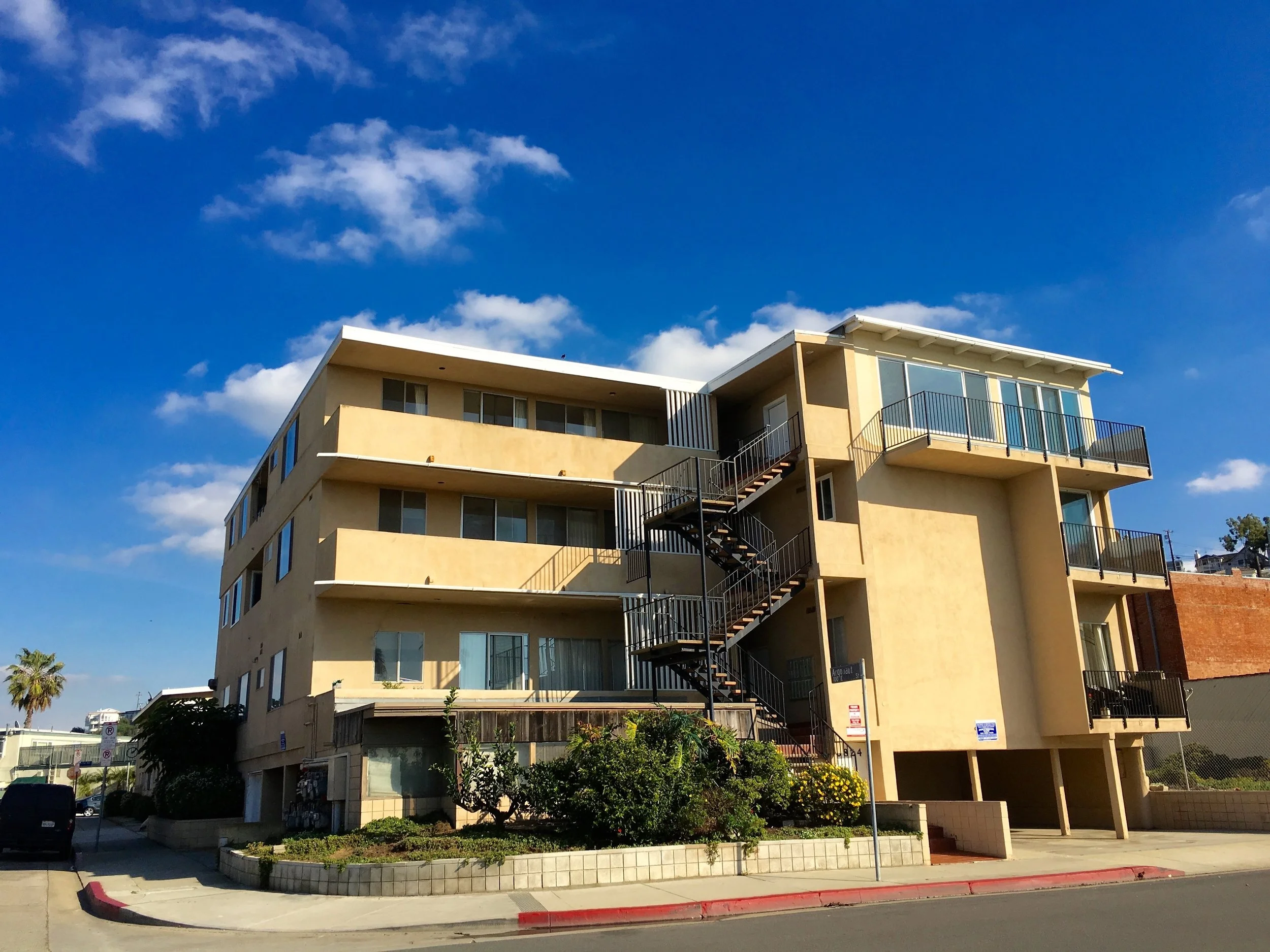 6824 Esplanade