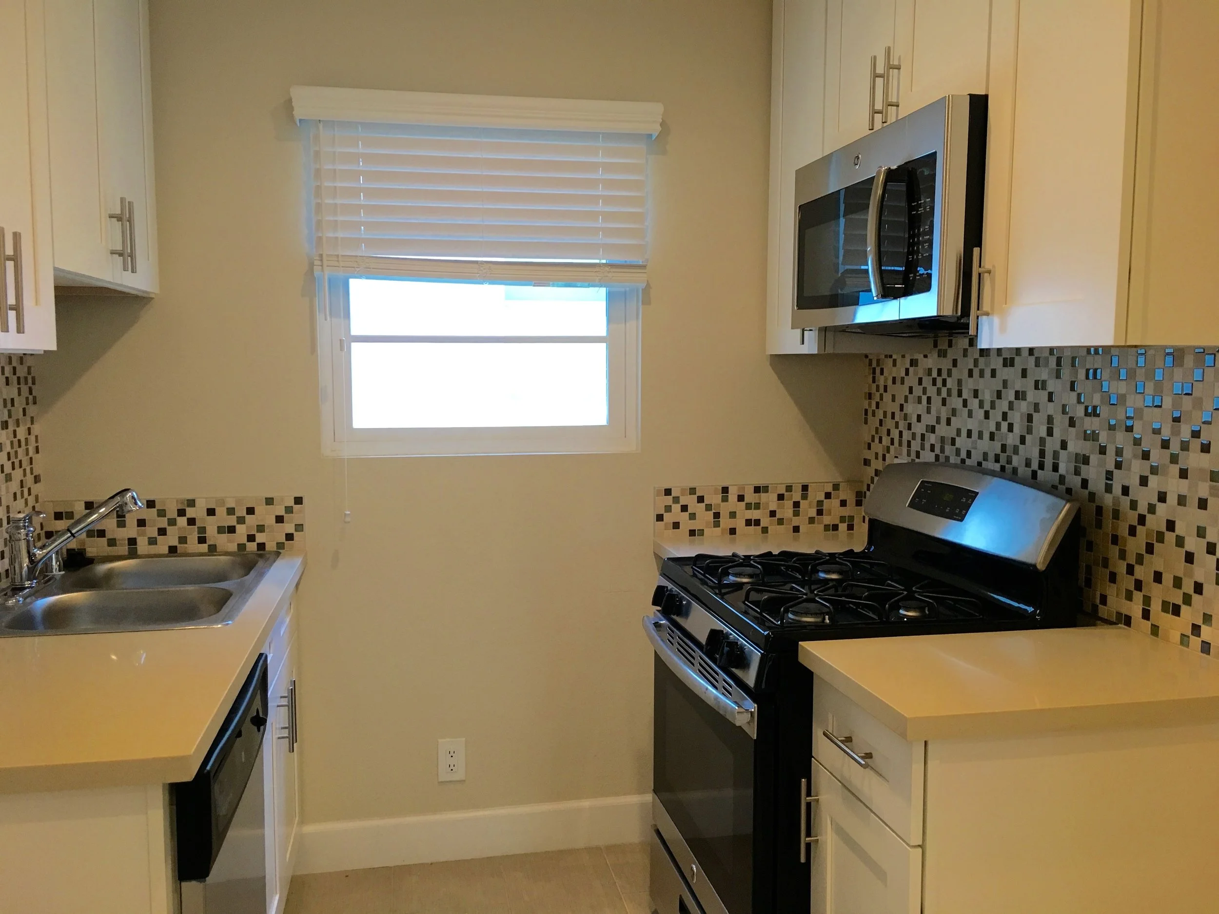 1830 El Cerrito Studio #5S 8.jpg