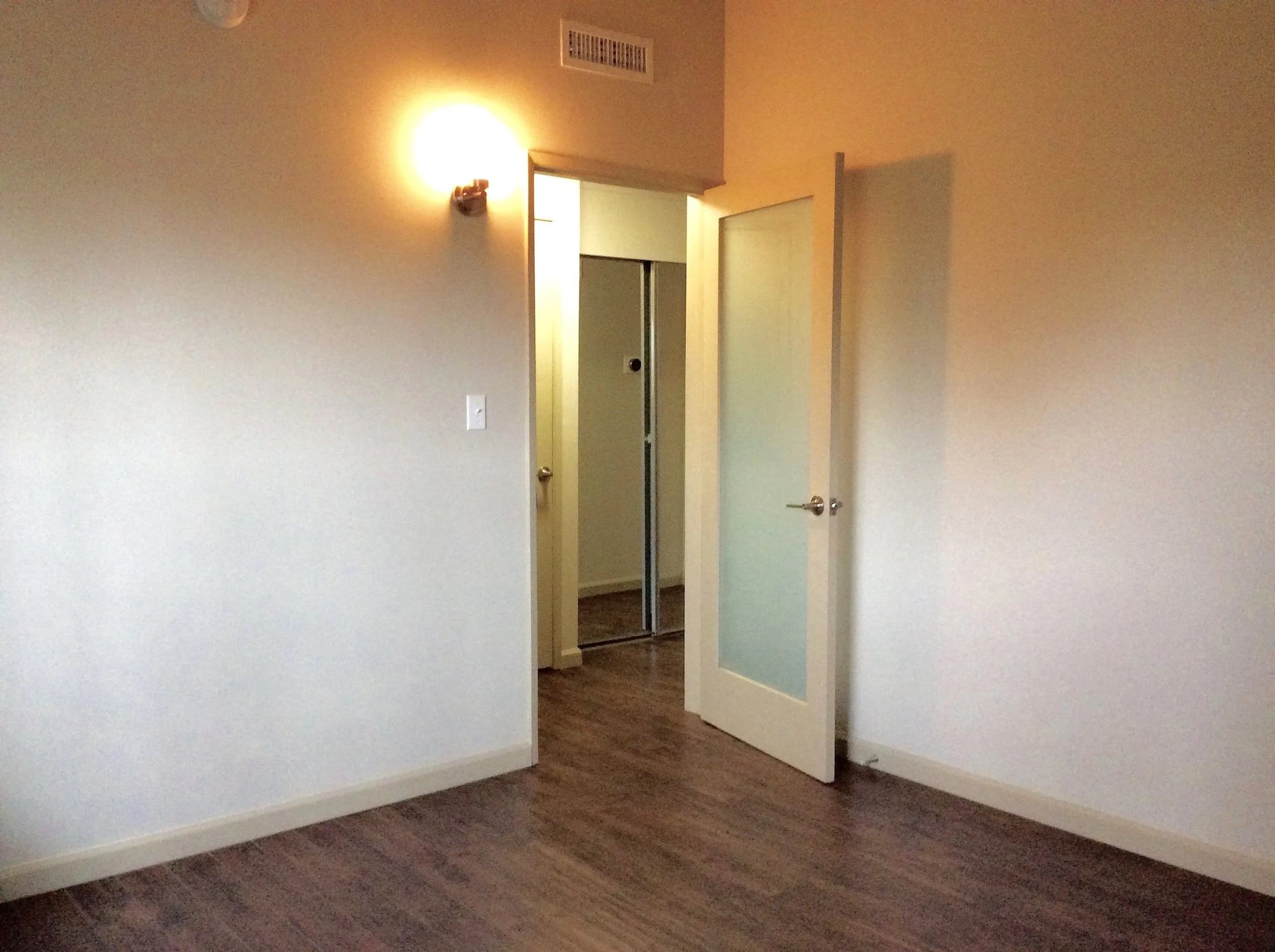 1830 N La Brea #8 12.jpg