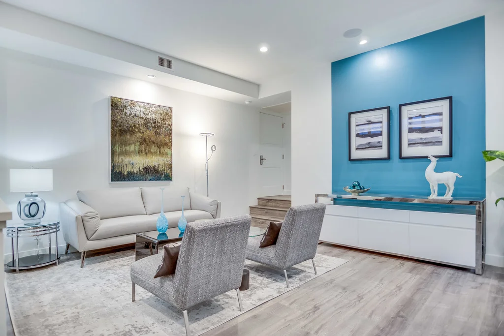 1114 Kings Rd #12