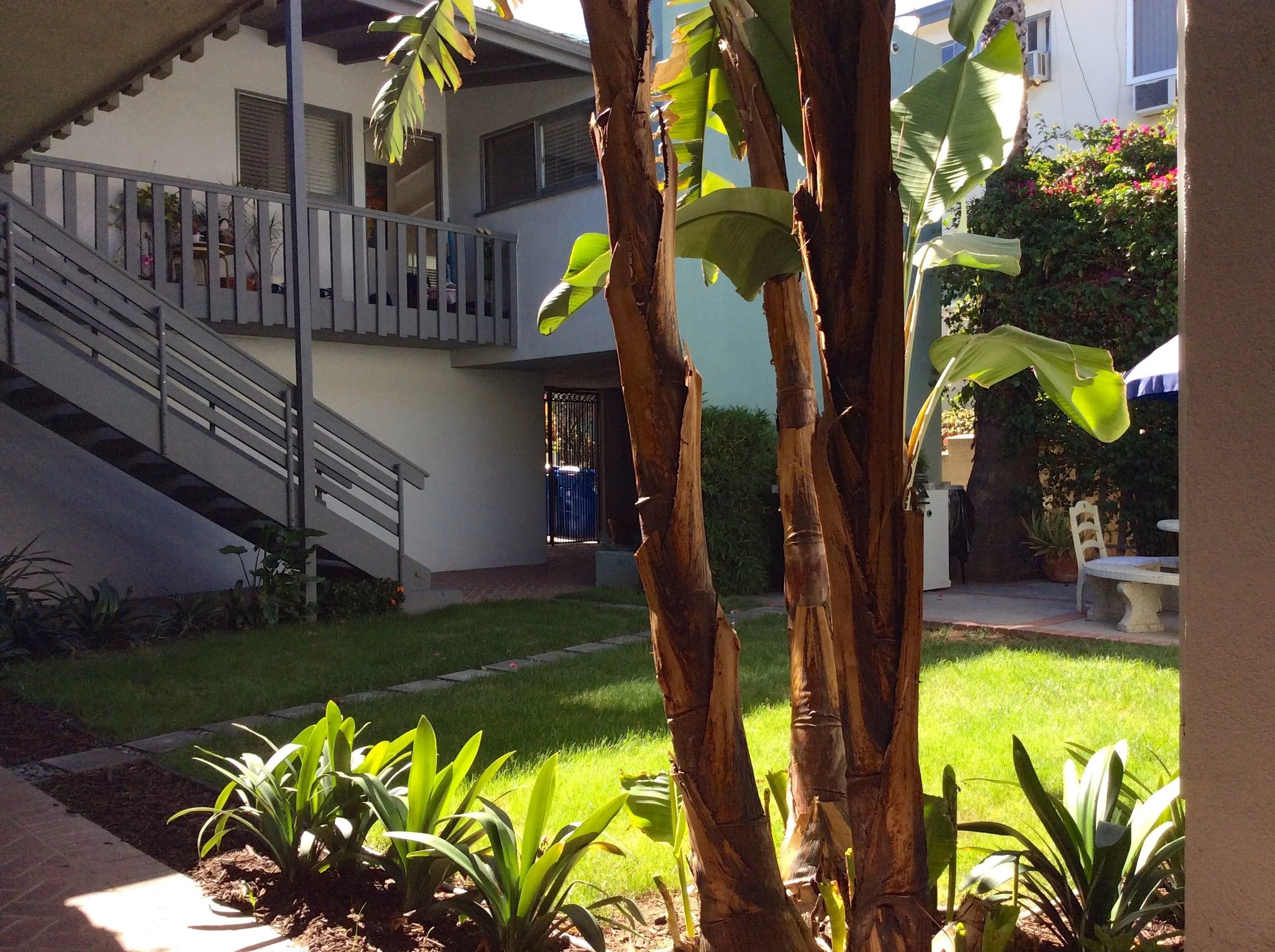 1820 N La Brea Ave #6