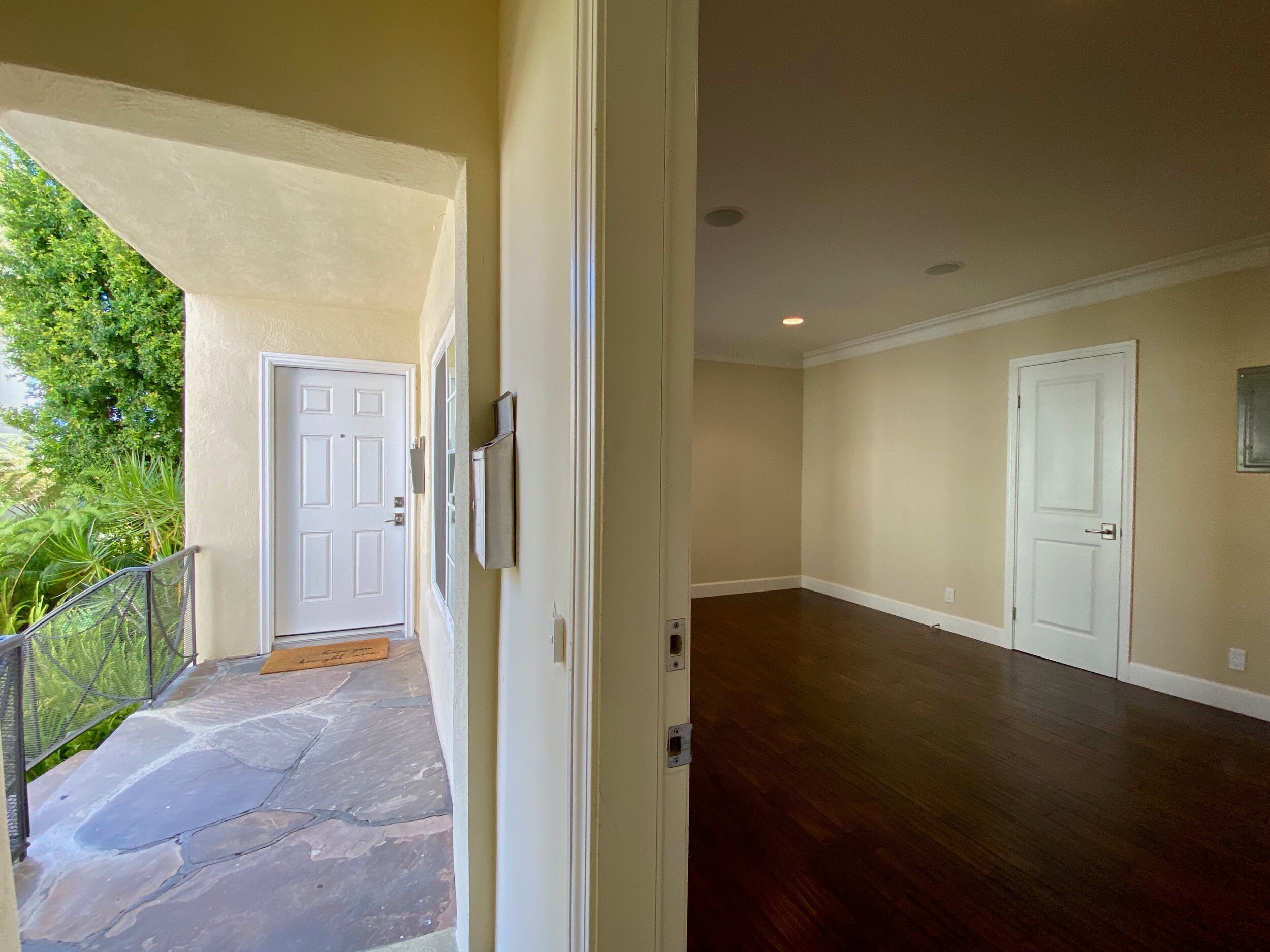 1838 El Cerrito Pl S1 - 16.jpg