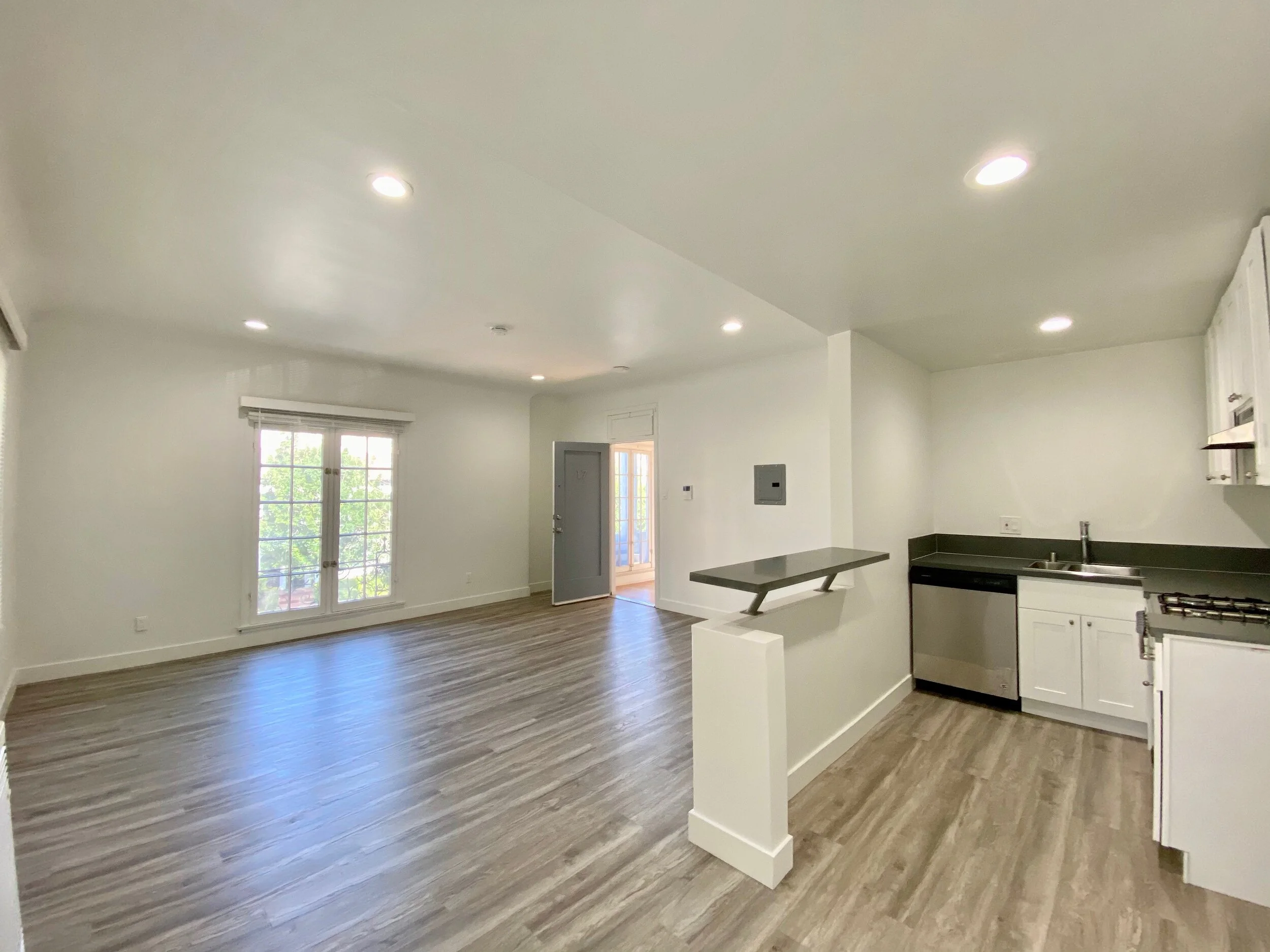 121 S Elm Dr #17