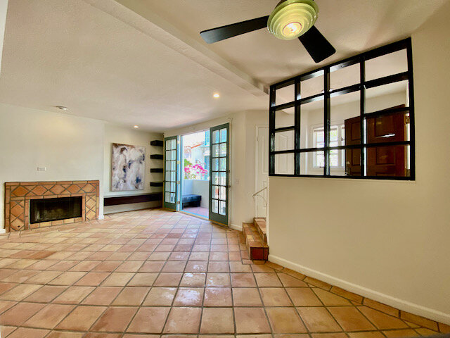 1123 N Flores #2 - 8.jpeg