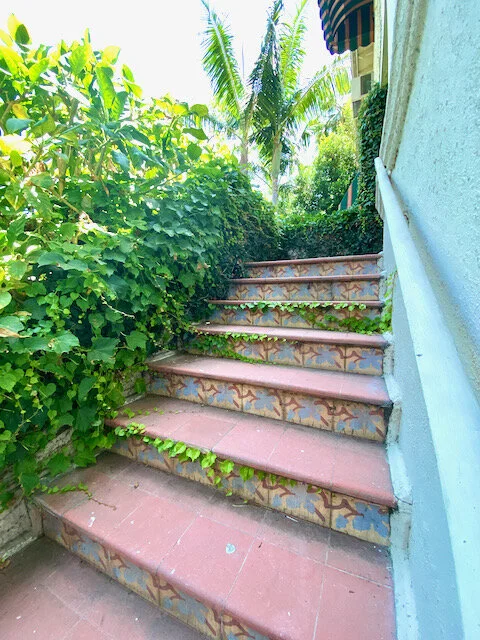 8476 1-2 Fountain Ave - 1 (1).jpeg