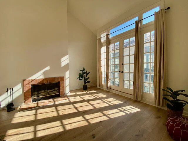 1123 N Flores St #20