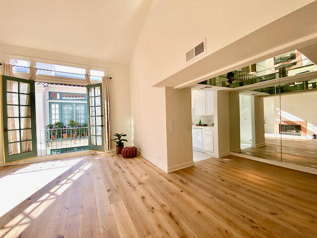 1123 N Flores #20 2020 - 7.jpeg