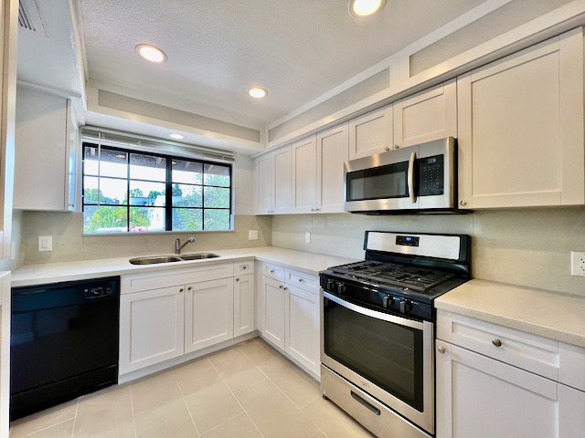 13156 Riverside Dr #6 - 6.jpeg
