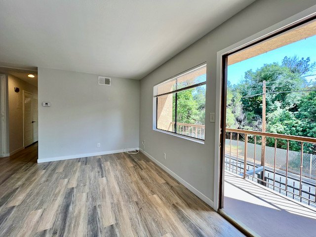 13156 Riverside Dr #6 - 18.jpeg