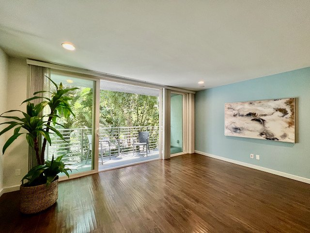 1920 Hillcrest Rd #4