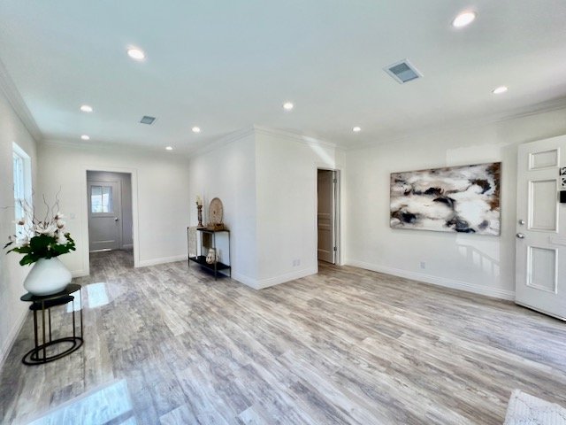 126 N Pass Ave - 2.jpeg