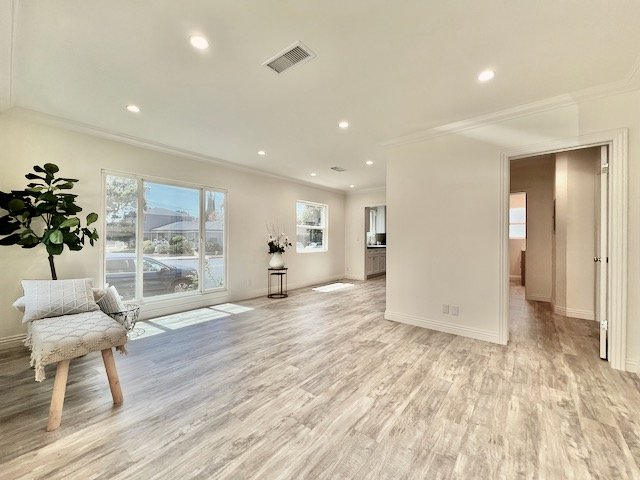 126 N Pass Ave - 6.jpeg