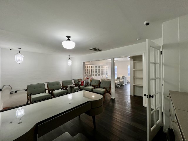 619 S La Brea Furnished - 14.jpeg