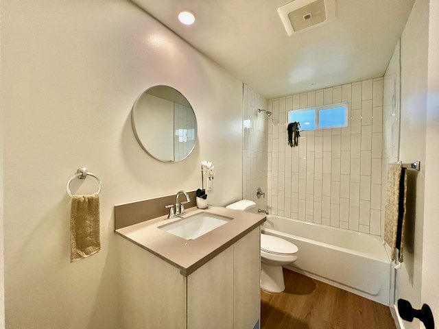 626 N Kingsley #2 Lt Stg - 5.jpeg