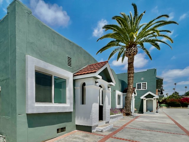 626 N Kingsley #2 Lt Stg - 14.jpeg
